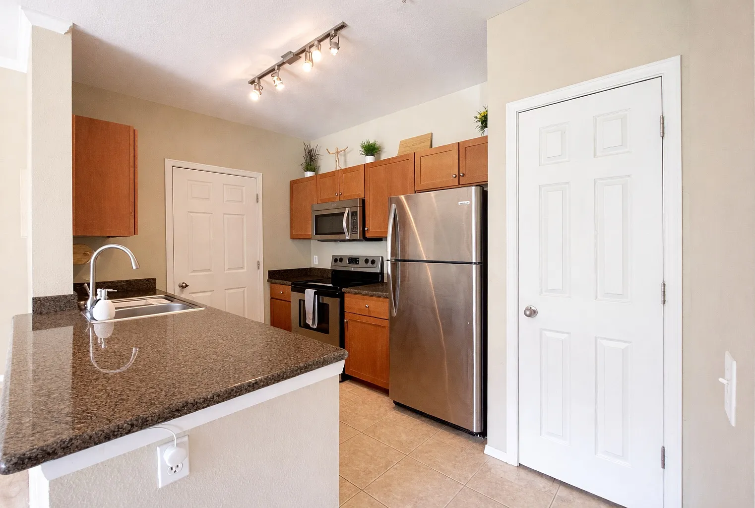5345 E Van Buren St — Photo 3