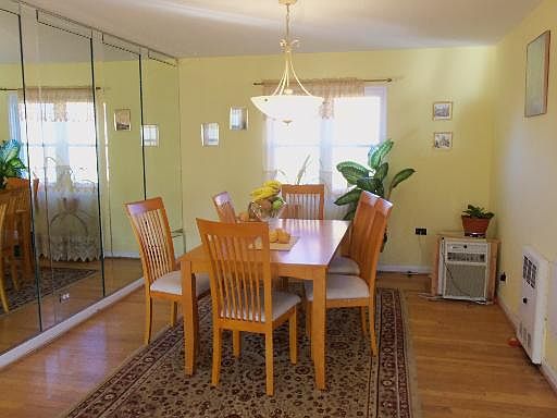 2nd image of 2431 W Lunt Ave APT 3A