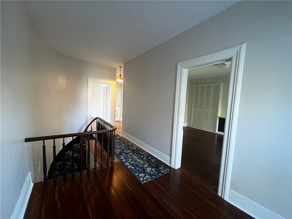 1 bed, 1.0 bath, 3704 sqft, $975 — Photo 4