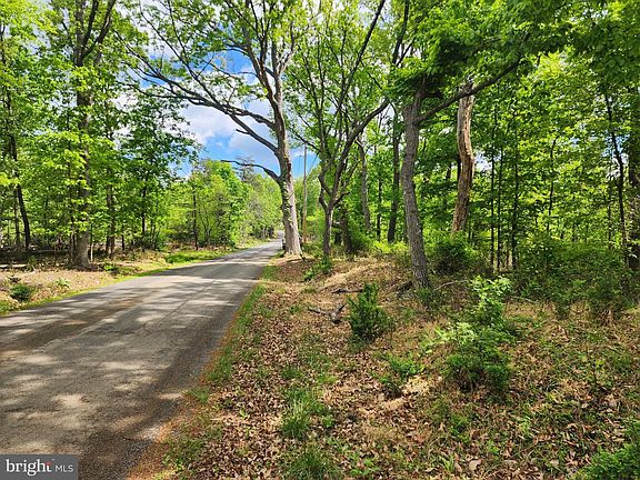 3rd image of 5 Pine Grove Rd