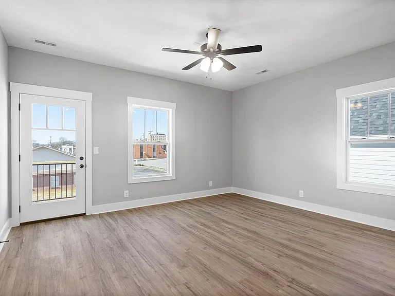 330 Academy Ave #X6 — Photo 11