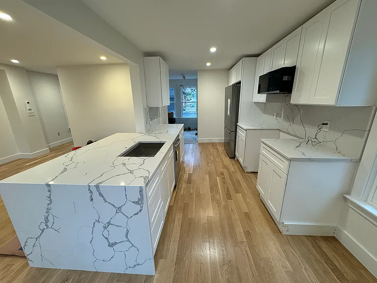 90 Summer St — Photo 3