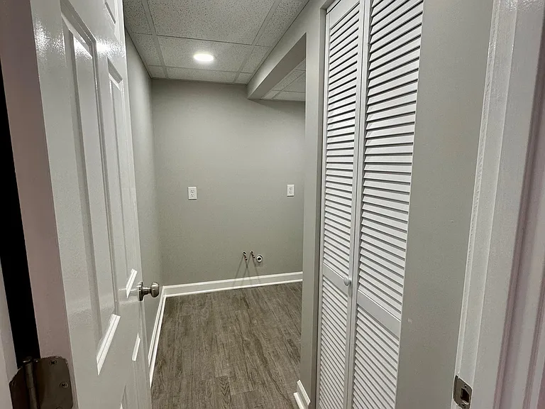 561 Eastwood Dr — Photo 23