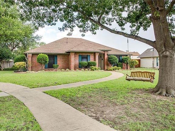 2nd image of 589 Julia Ct