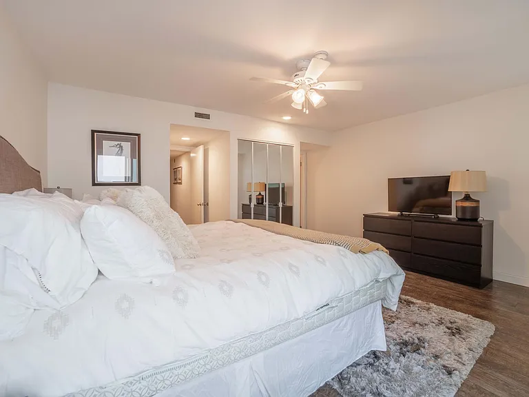 1107 Loma Dr #C — Photo 21