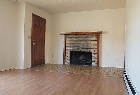 2nd image of 2819.5 Elm Ave