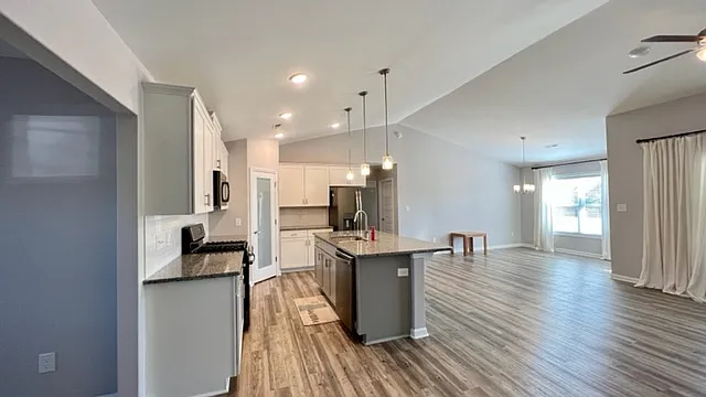 228 Patriot Dr — Photo 18