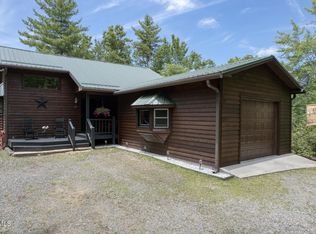 140 Apache Trl, Mountain City, TN 37683