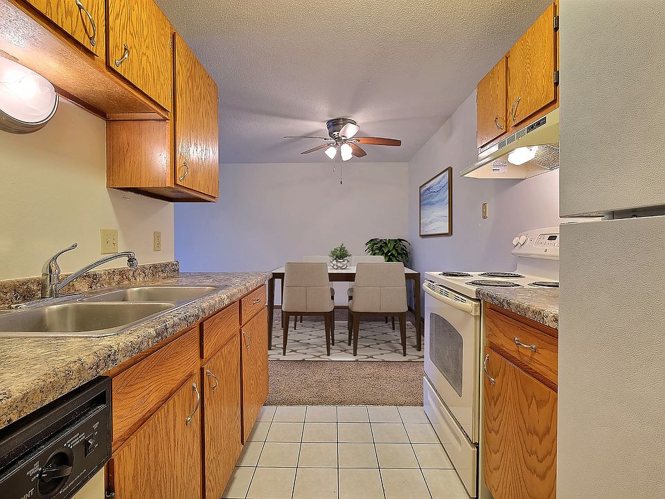 Fargo, ND France Apartments | Kitchen