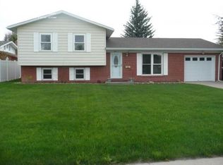 526 Harvard Ln, Cheyenne, WY 82009