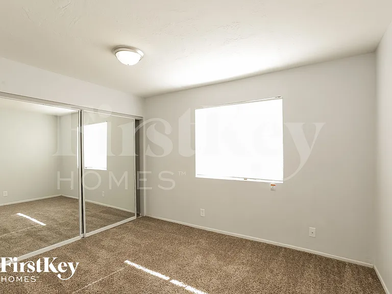 9631 N 35th Dr — Photo 14