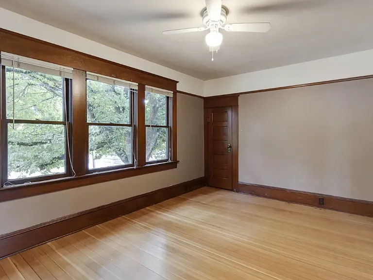 744 SW 14th St — Photo 3