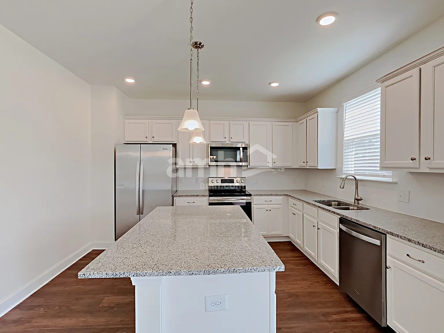 3 bed, 2.5 bath, 2040 sqft, $2,430 — Photo 3