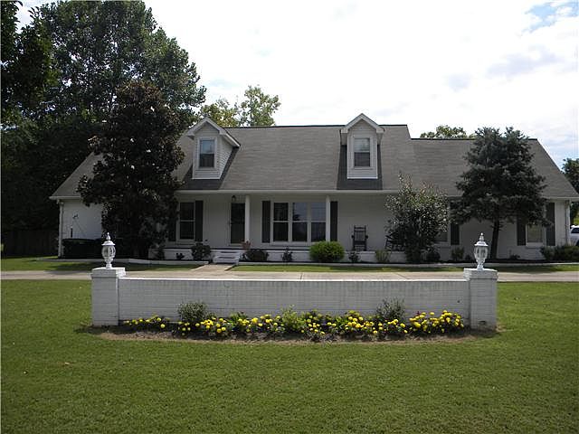 1st image of 401 Stonetree Dr