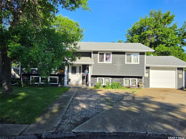 519 1st STREET NW, Wadena, SK S0A 4J0