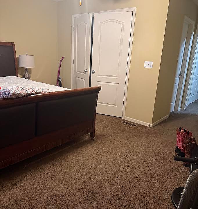 2nd image of 425 Hawthorne Blvd Unit F2