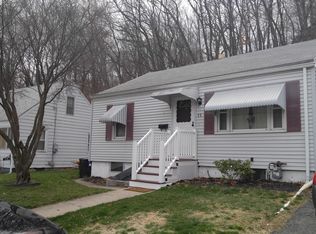 57 Pleasant St, Ansonia, CT 06401