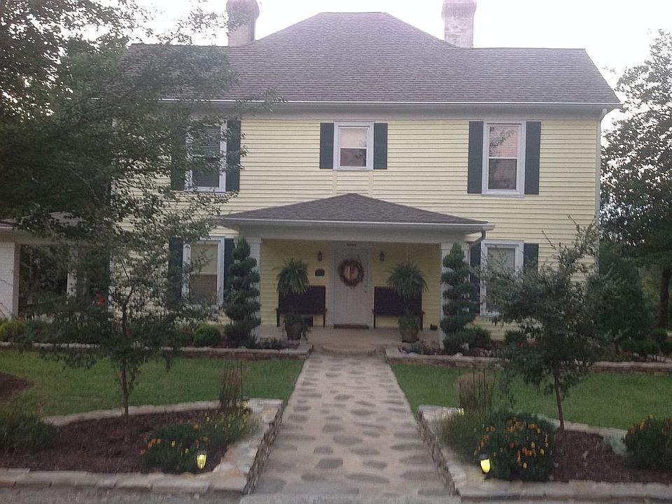 Big Yellow House in Smyrna