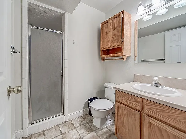 642 N 200 E #106 — Photo 4