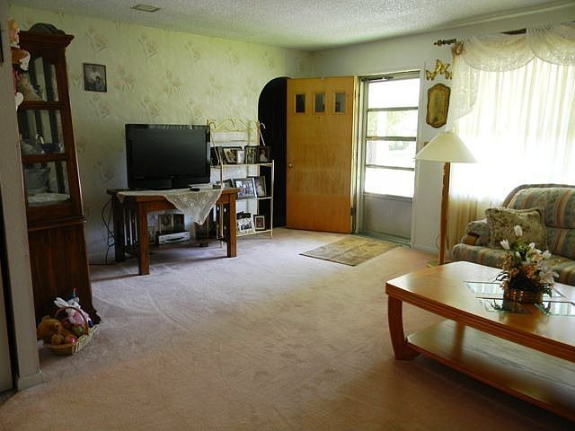 2nd image of 502 N 15th St E