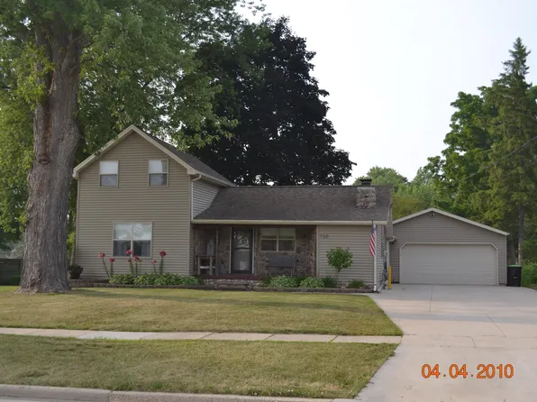 730 E Franklin St, Waupun, WI 53963