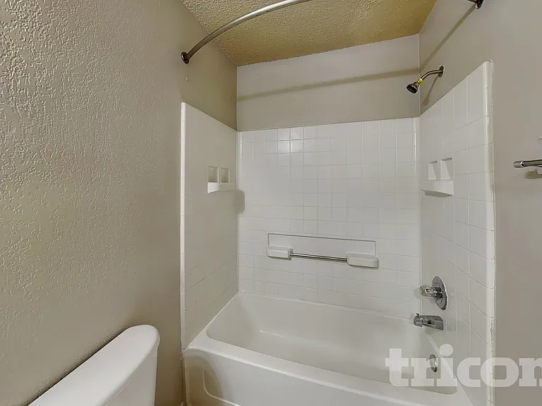 1124 Mustang Ridge Dr — Photo 11