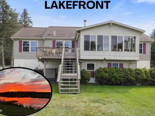 1017 K Ln, Gouldsboro, PA 18424