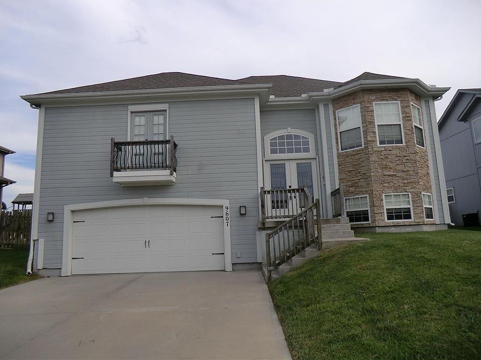 1st image of 9607 N Adrian Pl
