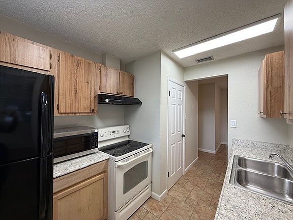 2nd image of 349 Palm Ave
