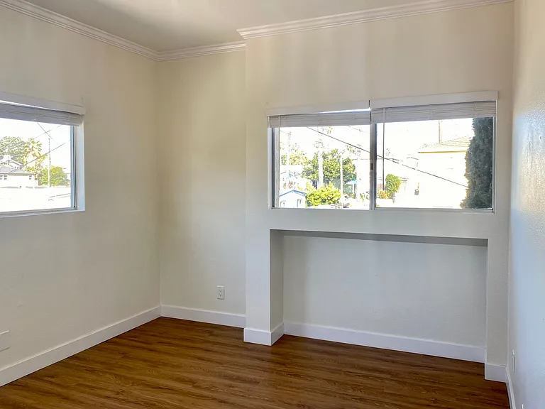 Upstairs 2BD Apartment Home! Great PB Location! Garage! AC! — Photo 19