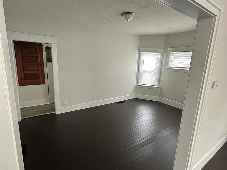 341 W Main St — Photo 3