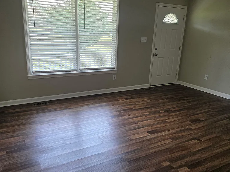 620 Flower Dr — Photo 11