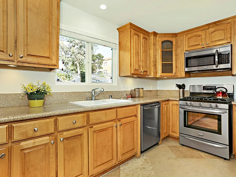Stainless Steel Appliances Lots of Cabinets