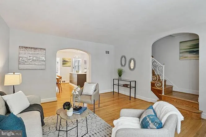 2325 Huidekoper Pl NW — Photo 10