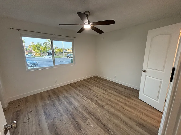 511 Ridgeway Ln #1 — Photo 8