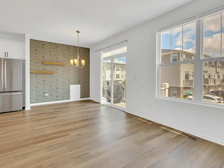 1078 Bogart St — Photo 11