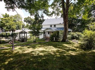 15 N Walworth Ave, Williams Bay, WI 53191