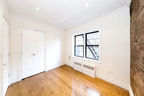 320 W 14th St #3 — Photo 9