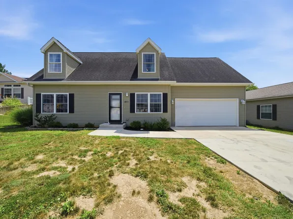 126 S Columbus St, North Pekin, IL 61554