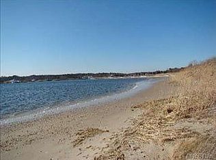 52 E Tiana Rd, Hampton Bays, NY 11946