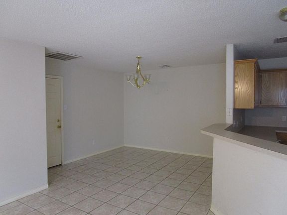 4th image of 2116 Breezeway Cir #2118