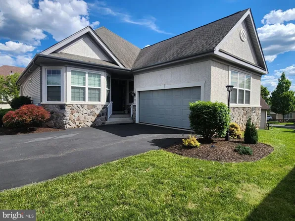 404 Prescot Ct #103, Warrington, PA 18976