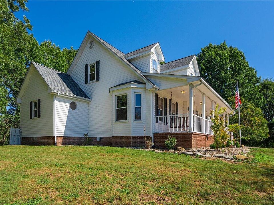 1st image of 744 River Hill Dr