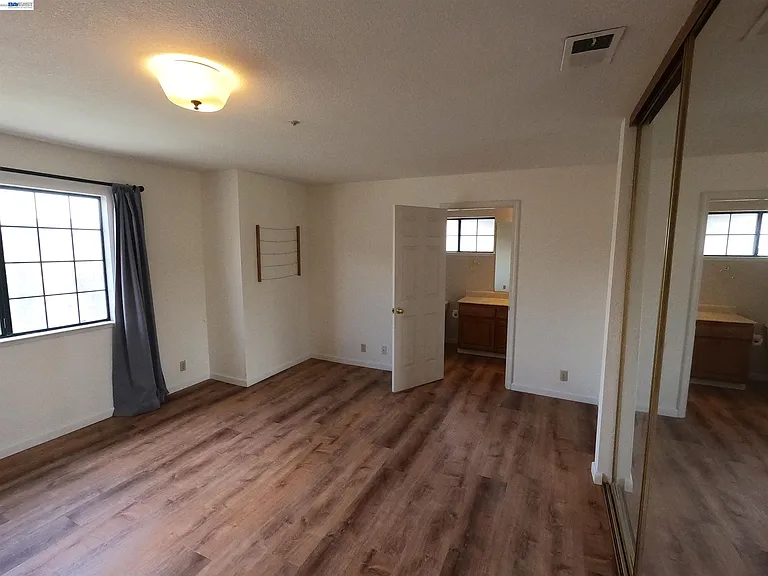 19179 Alpha Ct — Photo 26