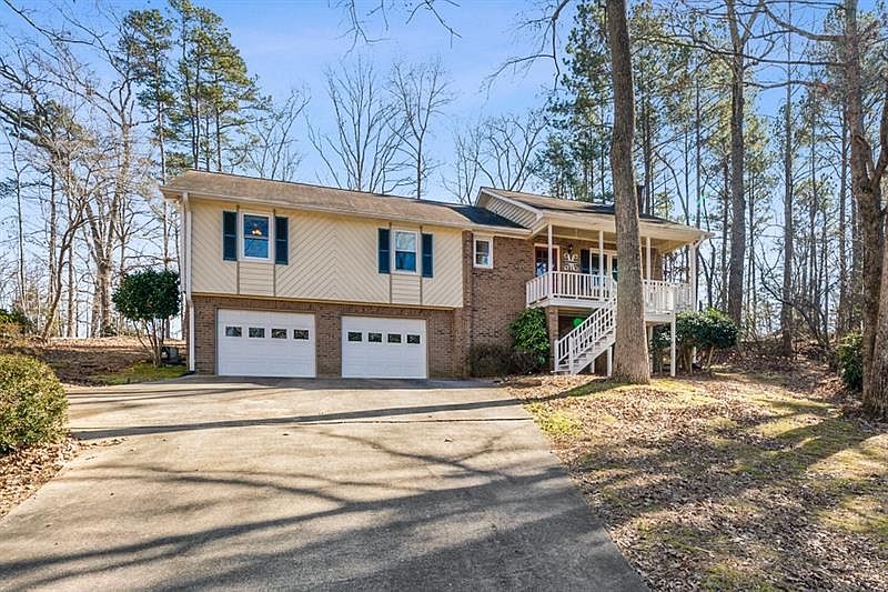 1st image of 335 Hill Crest Cir