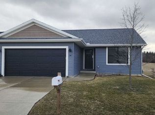 38 Winding Way, Bloomington, IL