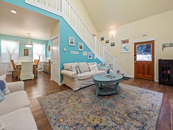 3rd image of 2040 Overleaf Loop