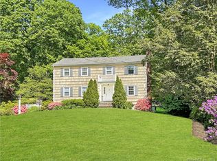 23 Holly Rd, New Canaan, CT 06840