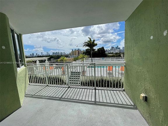5th image of 219 NW 12th Ave APT 502