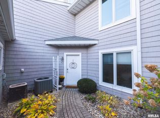 512 Harbor Pointe Dr, East Peoria, IL